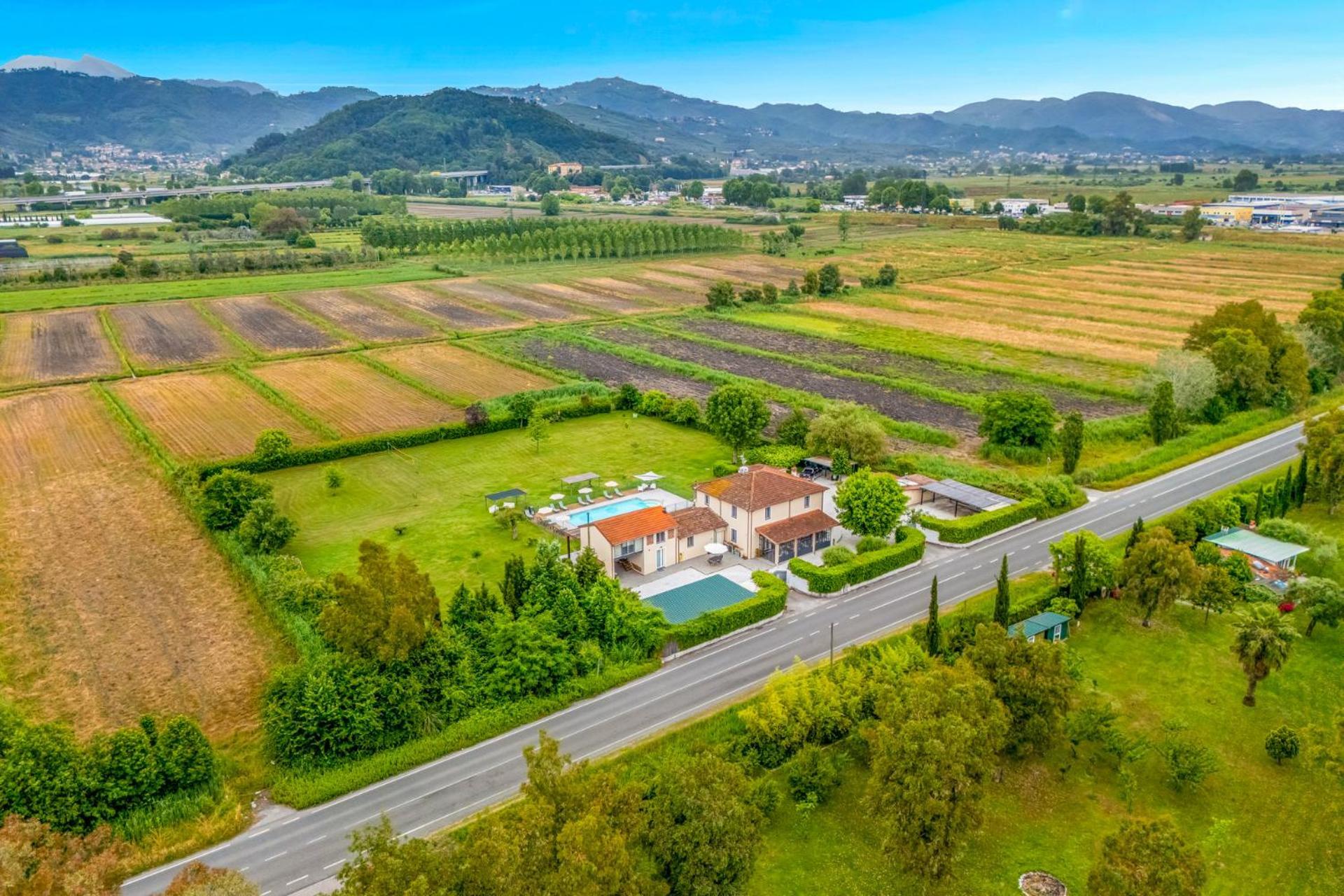 Vistalago Versilia 马萨罗萨 外观 照片